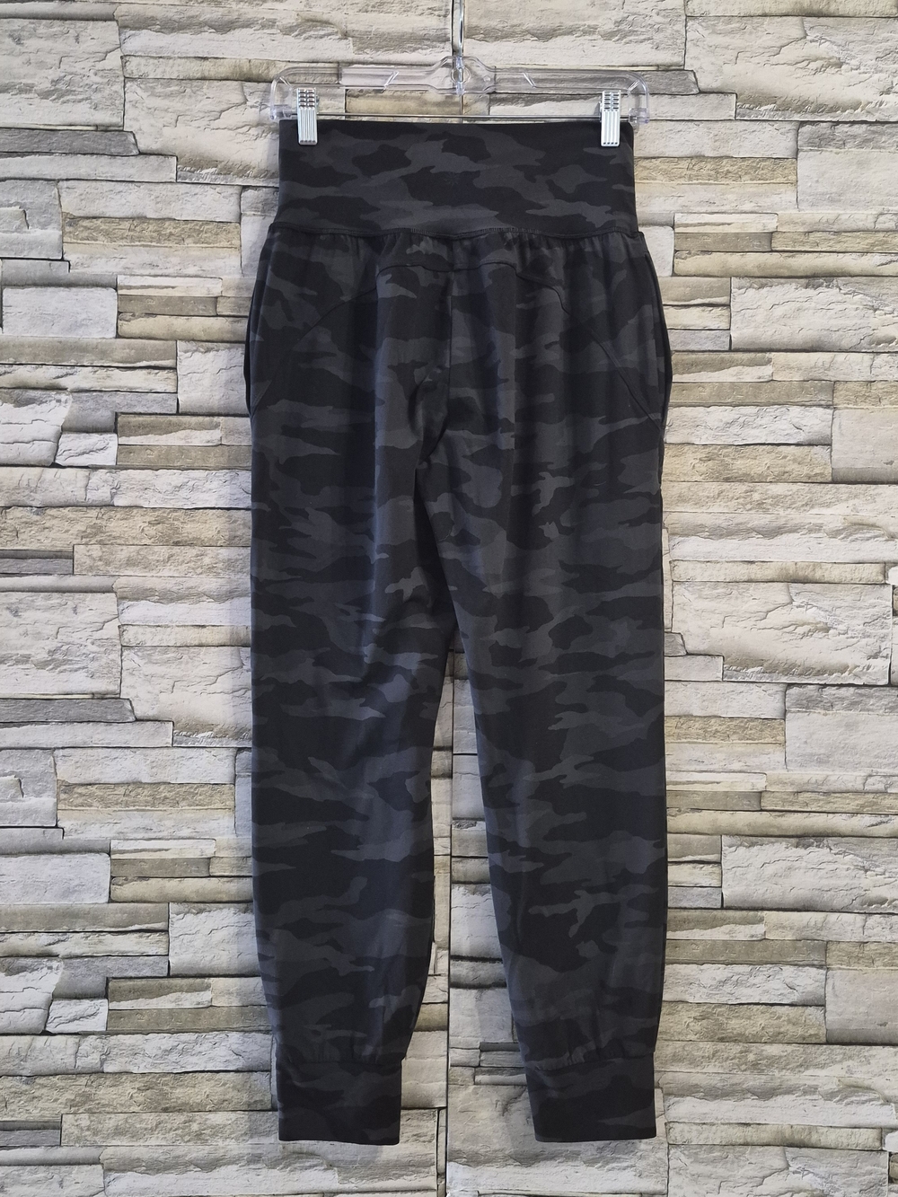 Athleta Salutation Joggers Women's Size S Gray Black Pockets Yoga Activewear - Picture 3 of 12